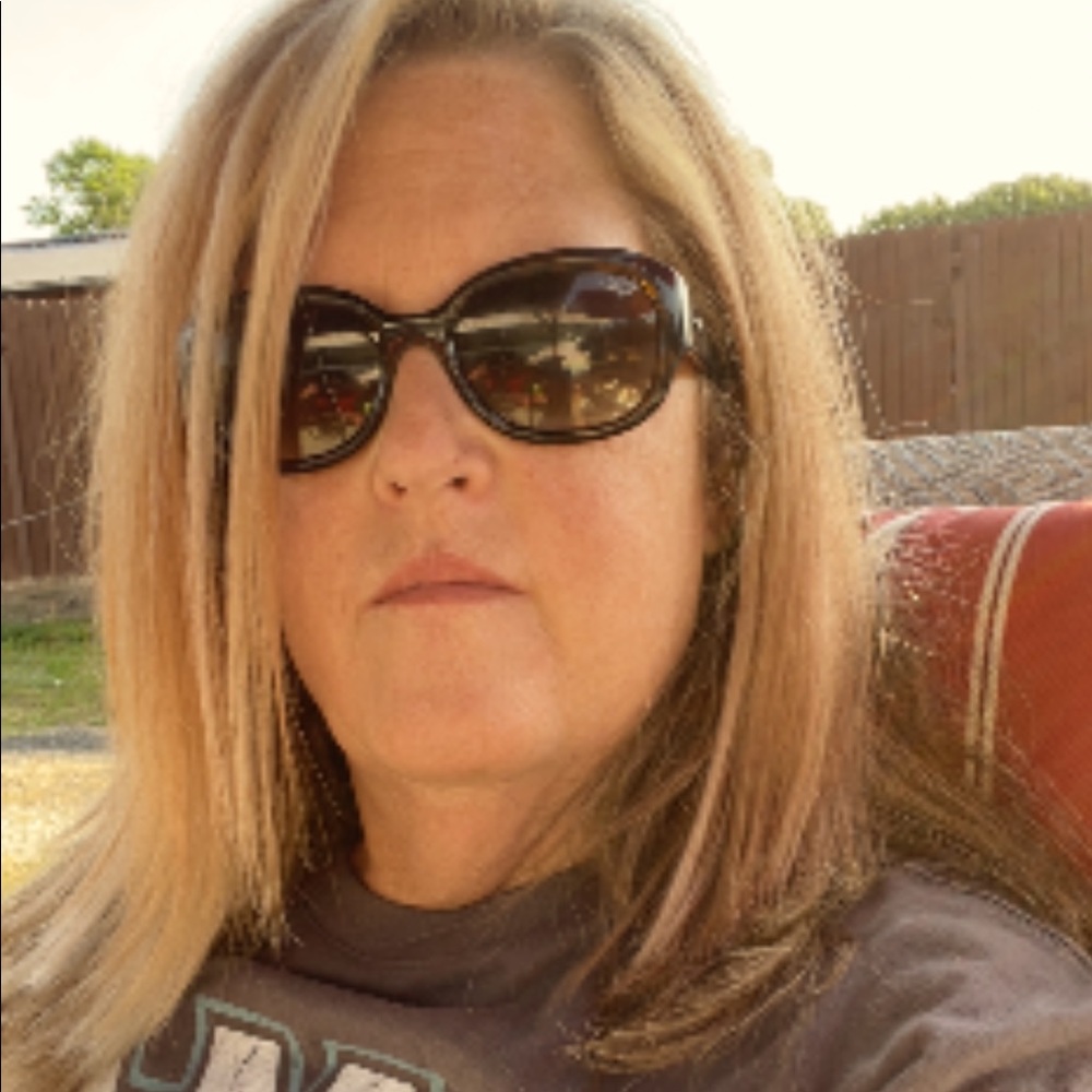 Meet your Posher, Carla